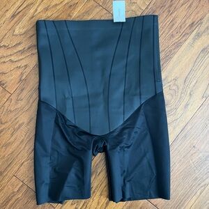 SPANX Very Black Mid-Thigh Shapewear